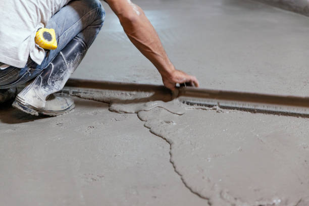 Best Concrete Sidewalk Installation  in Madelia, MN