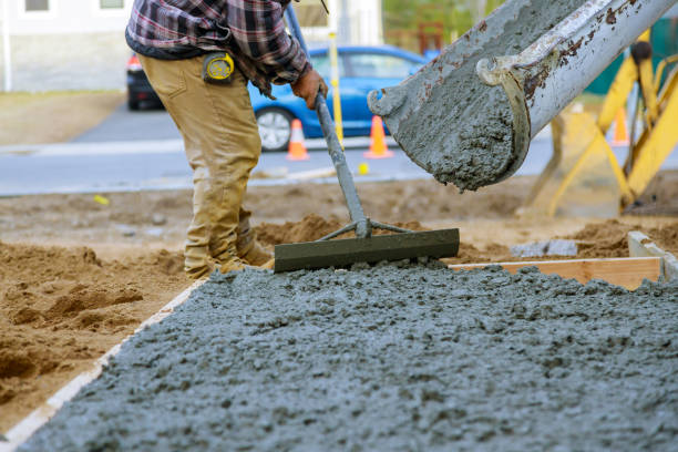 Best Concrete Walkway Installation  in Madelia, MN